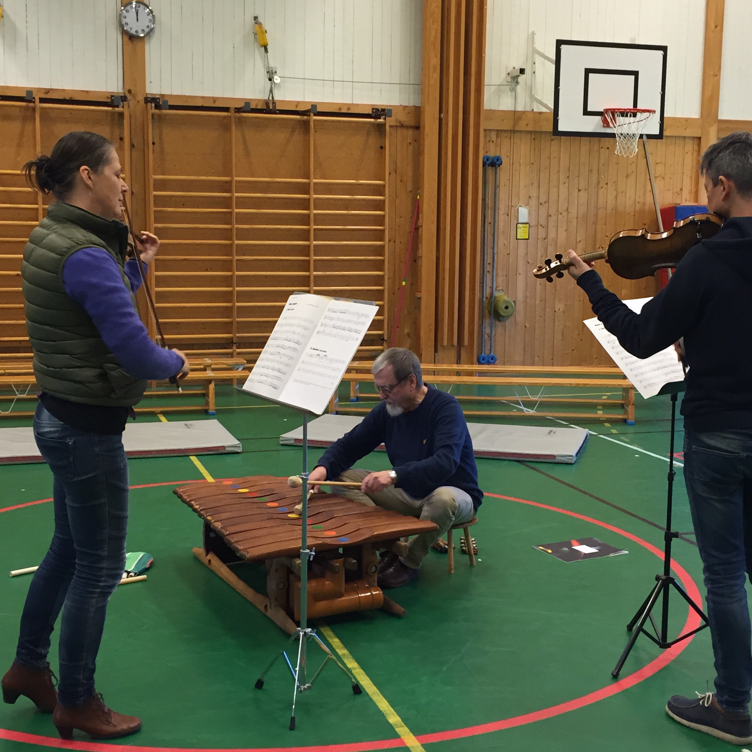 Gunnar Valkare med egenkonstruerad marimba och Duo Gelland Min granne tonsättaren, Gunnar Valkare på Ekerö