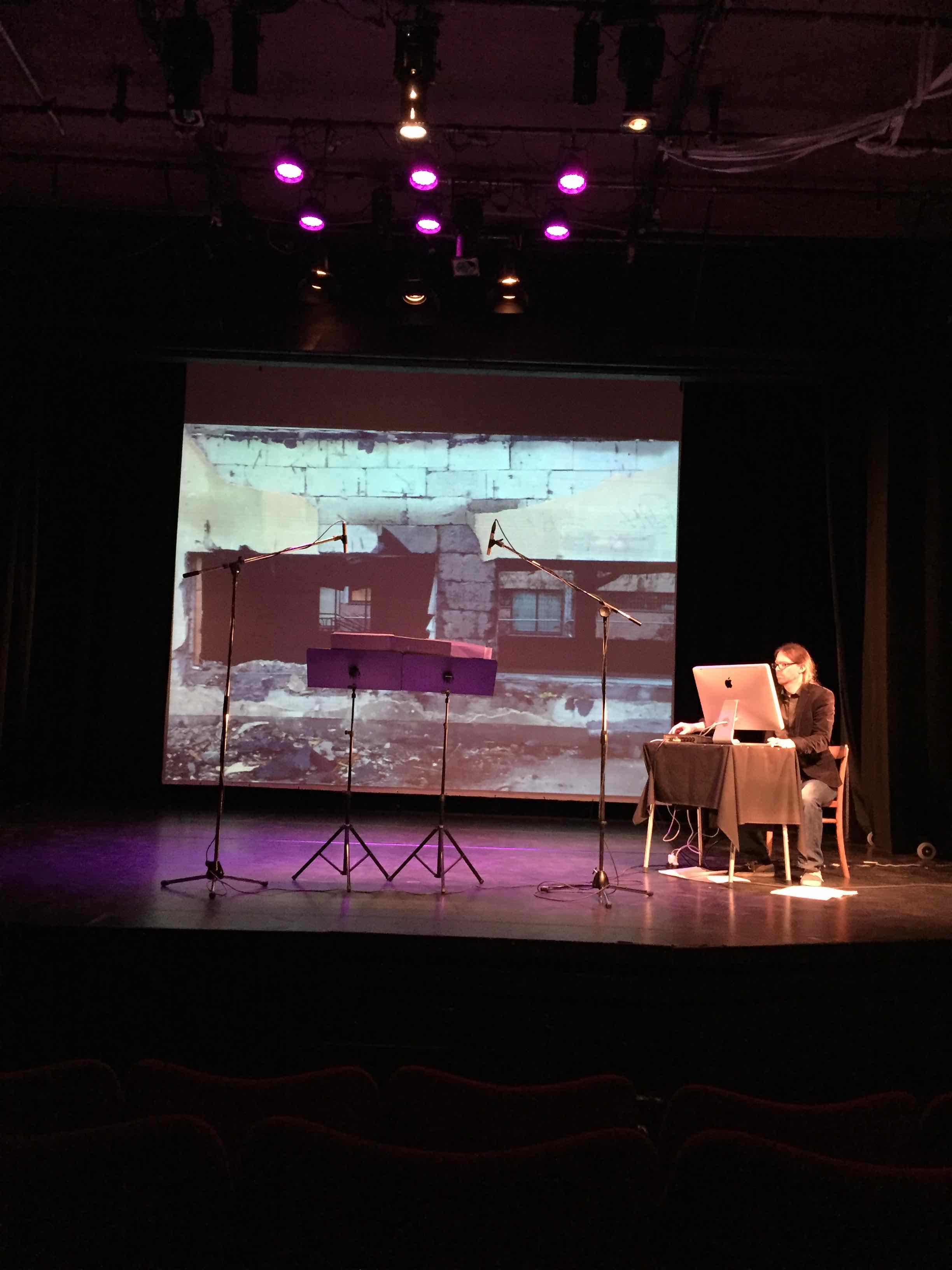Jonas Asplund soundcheck på Fria Teatern Jonas Asplund soundcheck på Fria Teatern
